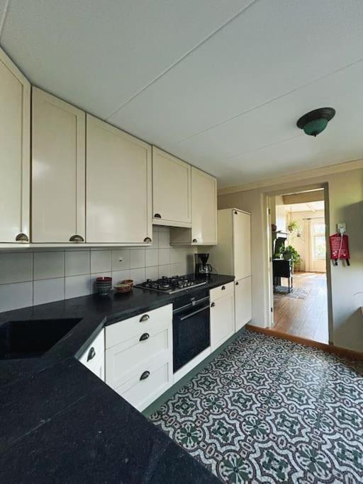 Onder De Kastanje! Villa Koedijk Luaran gambar